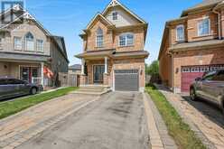 18 HEREFORDSHIRE CRESCENT | Newmarket Ontario | Slide Image One