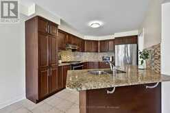 18 HEREFORDSHIRE CRESCENT | Newmarket Ontario | Slide Image Fifteen
