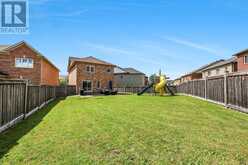 18 HEREFORDSHIRE CRESCENT | Newmarket Ontario | Slide Image Thirty-seven
