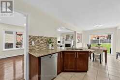 18 HEREFORDSHIRE CRESCENT | Newmarket Ontario | Slide Image Eighteen