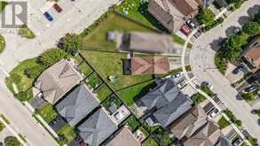 18 HEREFORDSHIRE CRESCENT | Newmarket Ontario | Slide Image Thirty-eight