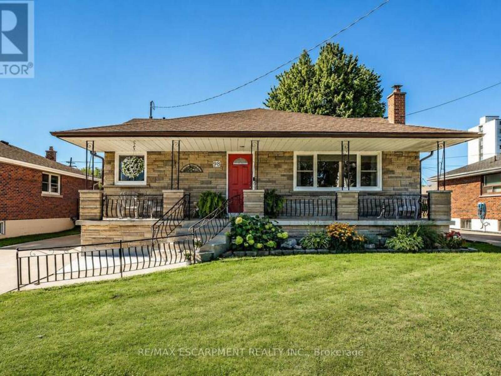 98 DUNCOMBE DRIVE, Hamilton, Ontario L9A 2G3