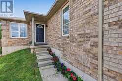 17 MICHELLE DRIVE | Barrie Ontario | Slide Image Three