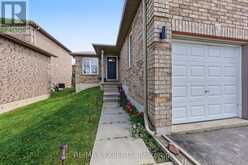 17 MICHELLE DRIVE | Barrie Ontario | Slide Image Four