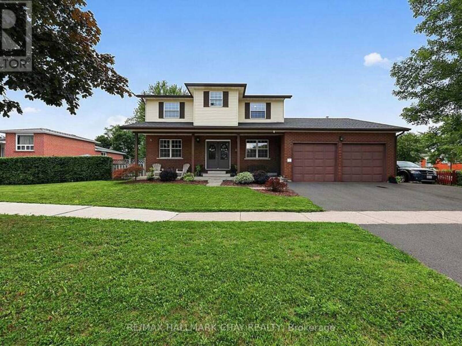 334 PARKWOOD AVENUE, Bradford West Gwillimbury, Ontario L3Z 2E4