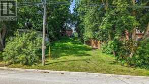 190 CHARLOTTE STREET S | Newmarket Ontario | Slide Image One