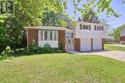 17 LARKDALE CRESCENT | Angus Ontario | Slide Image Four