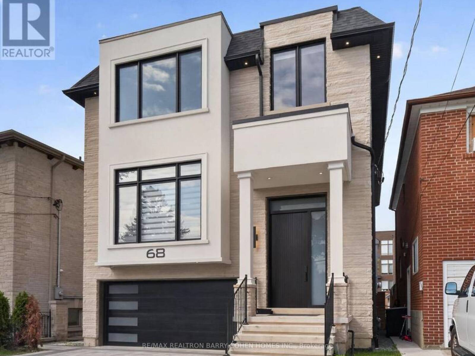 68 LYNNHAVEN ROAD, Toronto, Ontario M6A 2K9