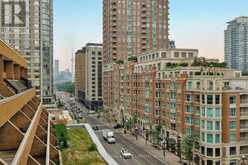 612 - 77 AVENUE ROAD | Toronto Ontario | Slide Image Eleven