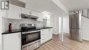 36 UNITED SQUARE | Toronto Ontario | Slide Image Twenty-four