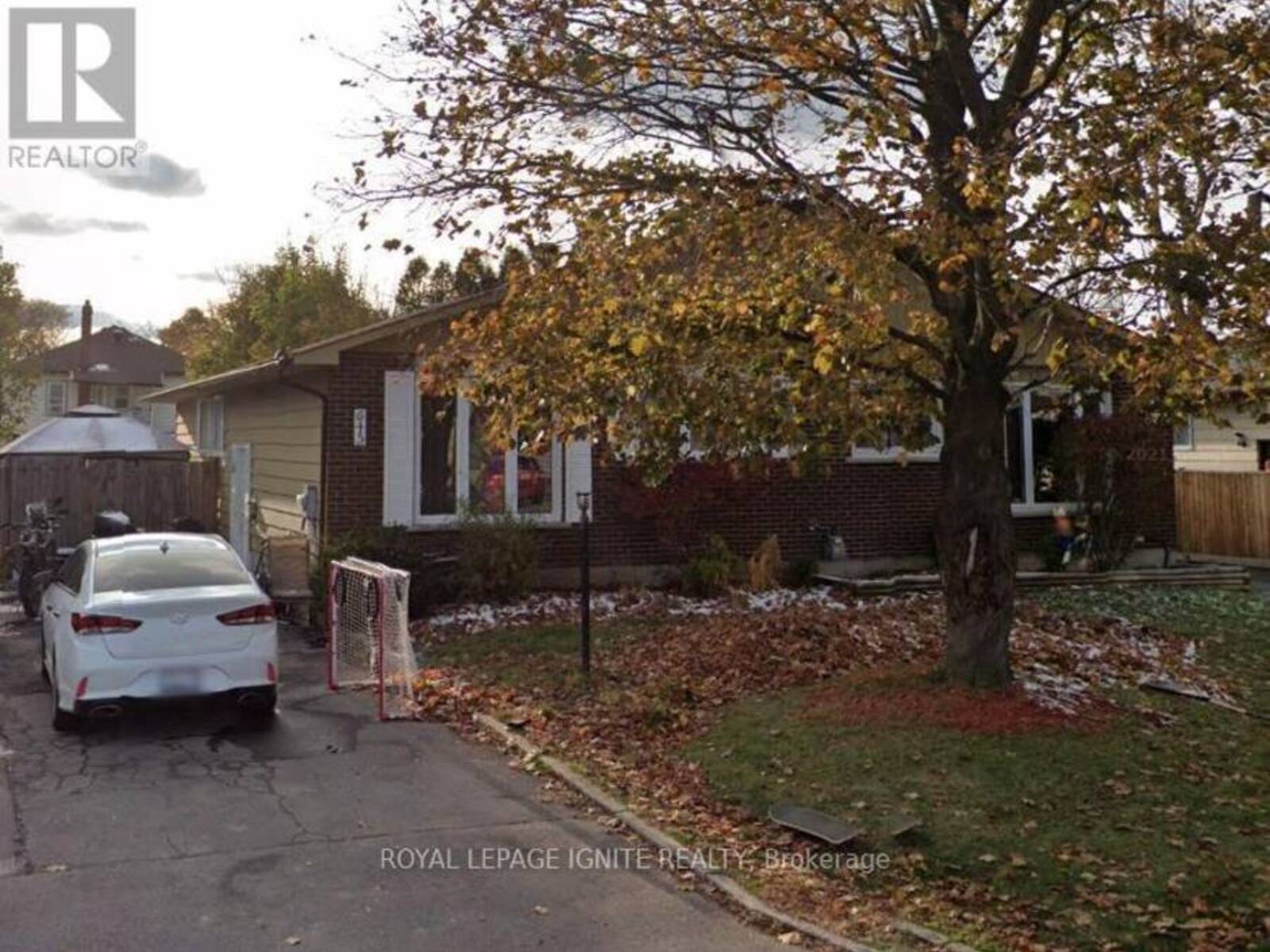 645 CHAMPLAIN DRIVE, Cornwall, Ontario K6H 6H9
