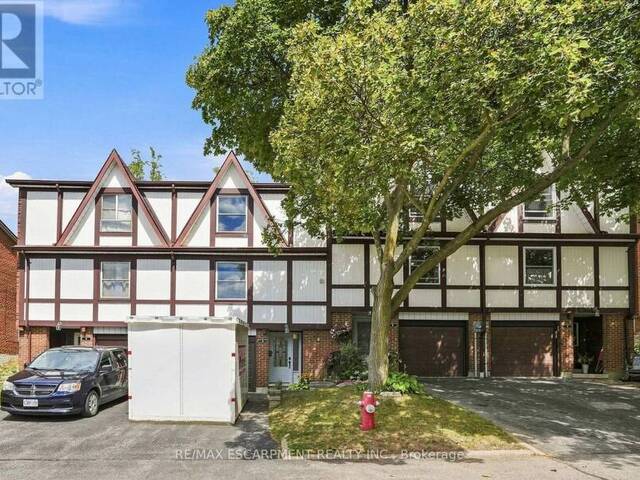 33 - 3 BURDOCK LANE Dundas Ontario, L9H 6E9 - 4 Bedrooms Condo For Sale