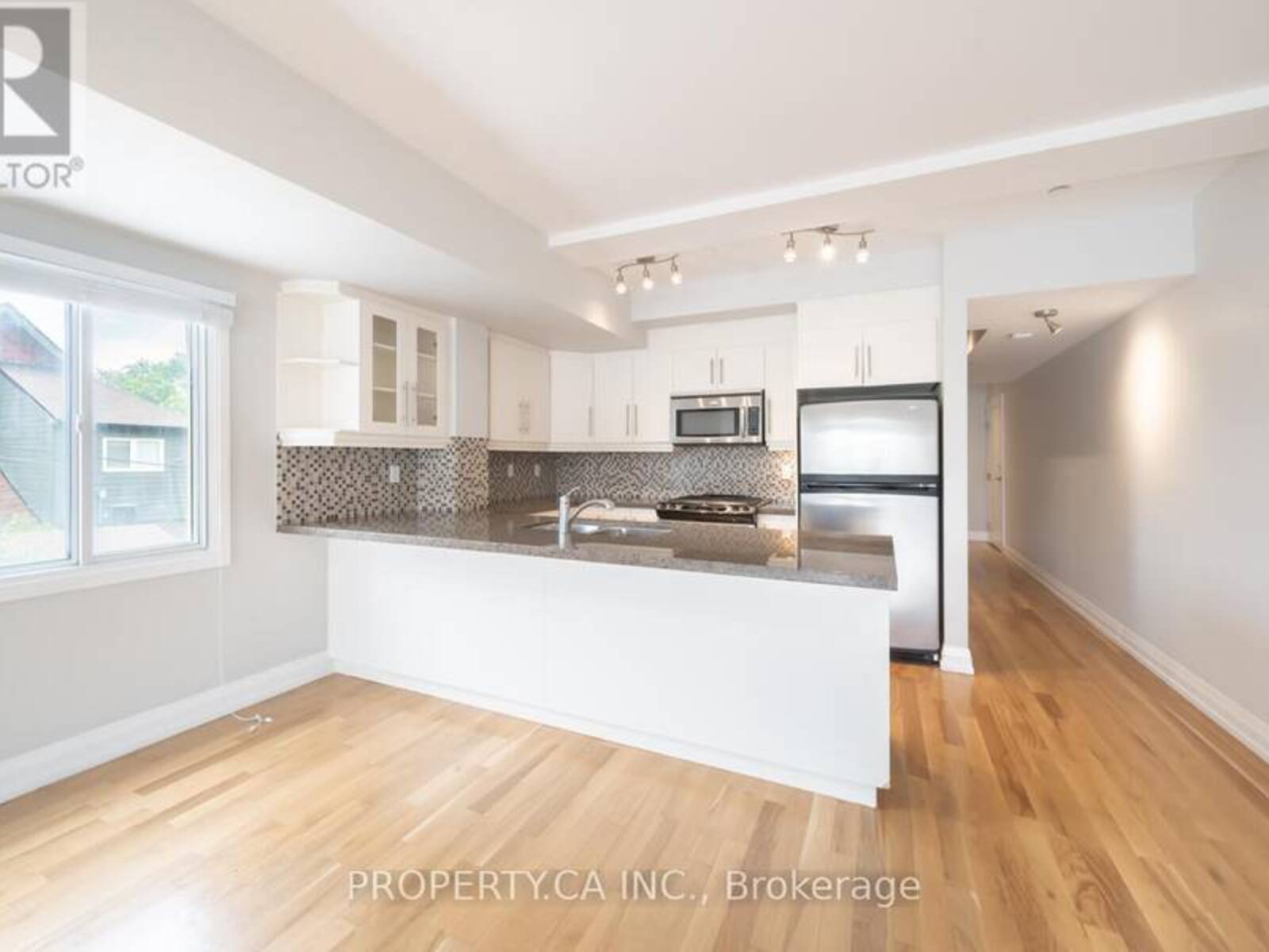 2 - 473 DUPONT STREET, Toronto, Ontario M6G 1Y6