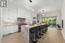 121 MILKY WAY DRIVE | Richmond Hill Ontario | Slide Image Six