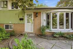12 VANDERBRENT CRESCENT | Toronto Ontario | Slide Image Six