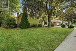 12 VANDERBRENT CRESCENT | Toronto Ontario | Slide Image Five
