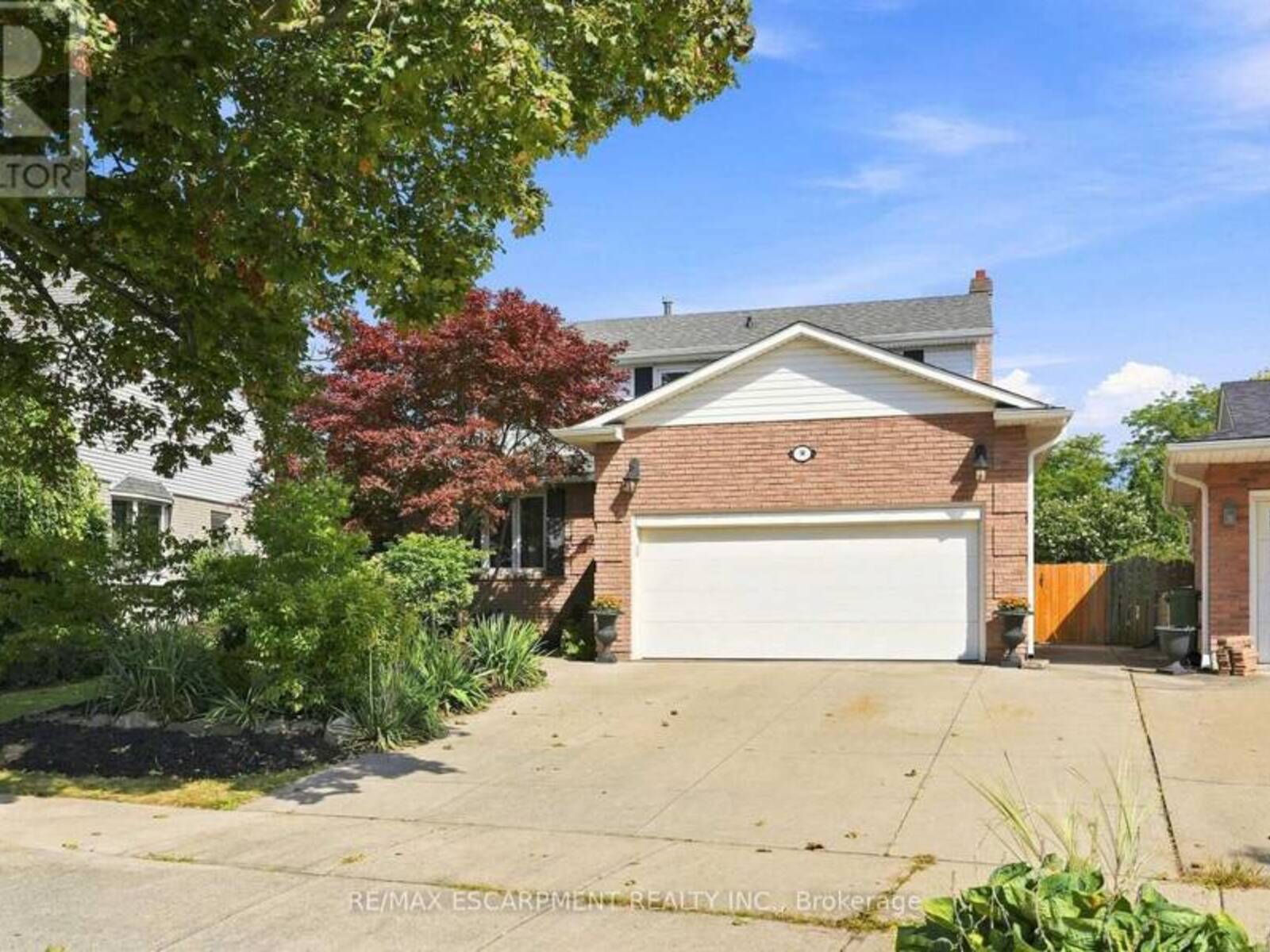 10 ACACIA STREET, Hamilton, Ontario L8J 1V6