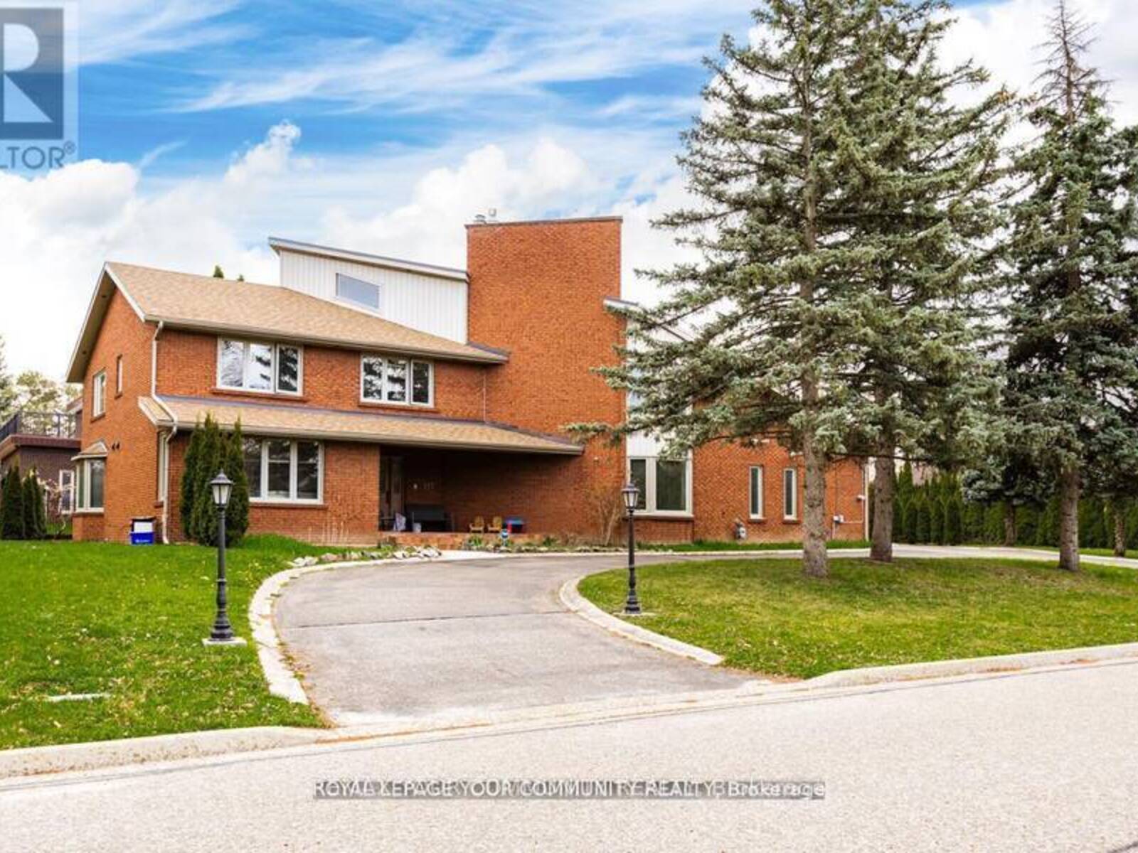 117 HAYHOE AVENUE, Vaughan, Ontario L4L 1S5