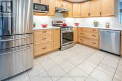 272 JEFF SMITH COURT | Newmarket Ontario | Slide Image Thirteen