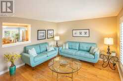 272 JEFF SMITH COURT | Newmarket Ontario | Slide Image Three