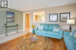 272 JEFF SMITH COURT | Newmarket Ontario | Slide Image Four