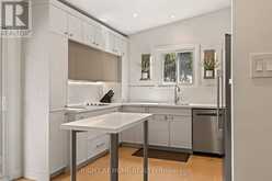 262 YORKSHIRE DRIVE | Newmarket Ontario | Slide Image Eleven