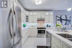 350 COACHWHIP TRAIL | Newmarket Ontario | Slide Image Seventeen