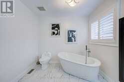 350 COACHWHIP TRAIL | Newmarket Ontario | Slide Image Thirty-three
