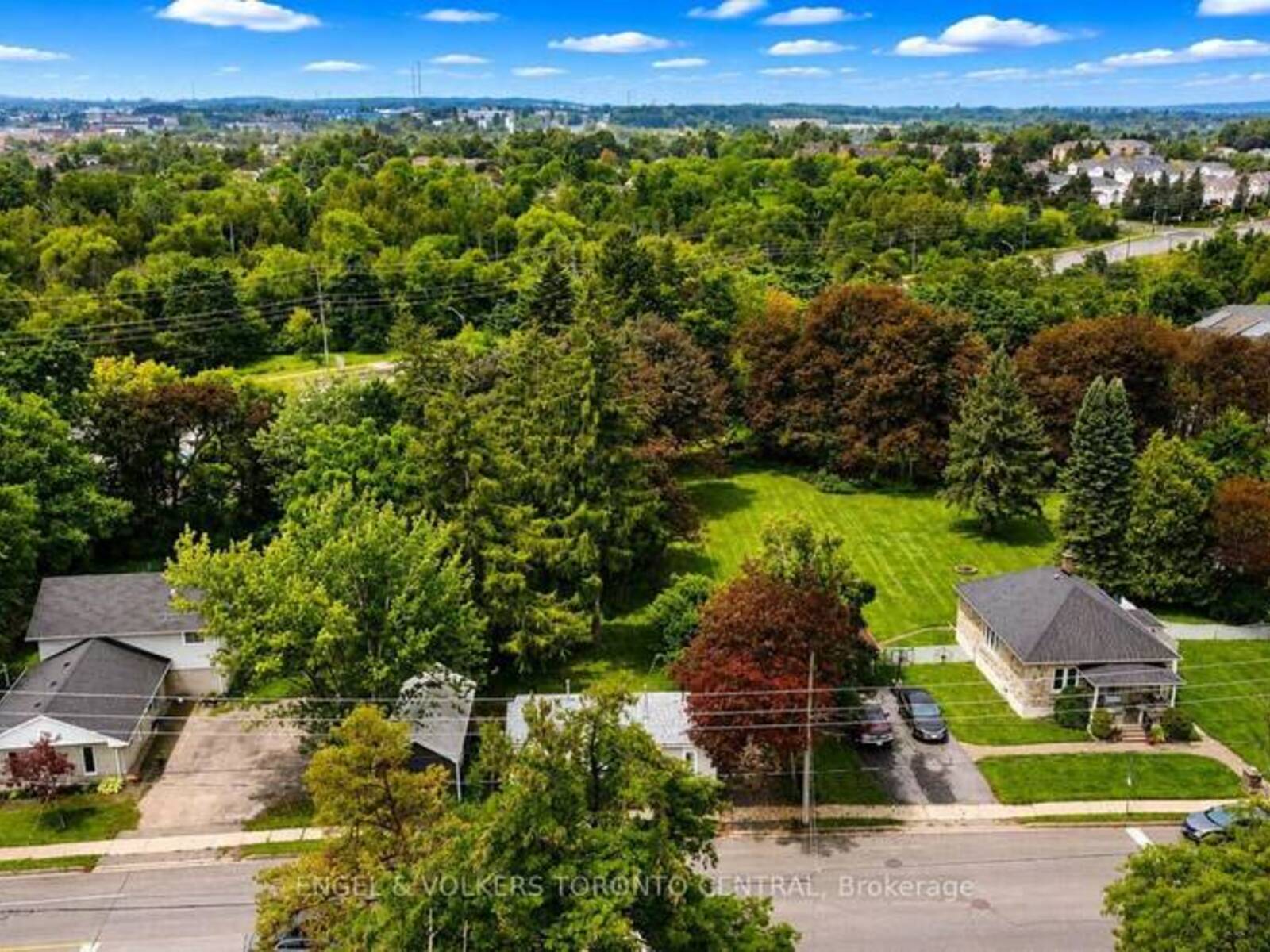 204 COX MILL ROAD, Barrie, Ontario L4N 4G5