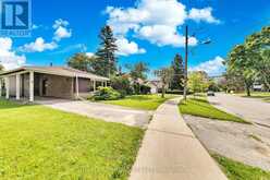 5 CLAREVILLE CRESCENT | Toronto Ontario | Slide Image Three