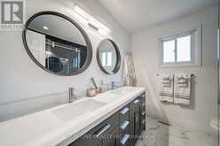 133 RISEBROUGH CIRCUIT | Markham Ontario | Slide Image Twenty-four
