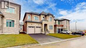 7 ADARIO CRESCENT | Vaughan Ontario | Slide Image Two
