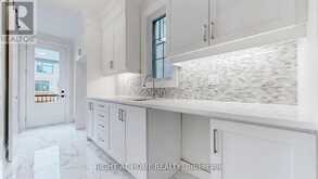 7 ADARIO CRESCENT | Vaughan Ontario | Slide Image Nine