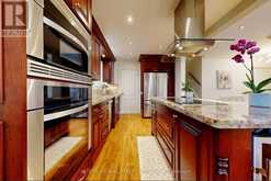 1594 SUNNYCOVE DRIVE | Mississauga Ontario | Slide Image Twelve