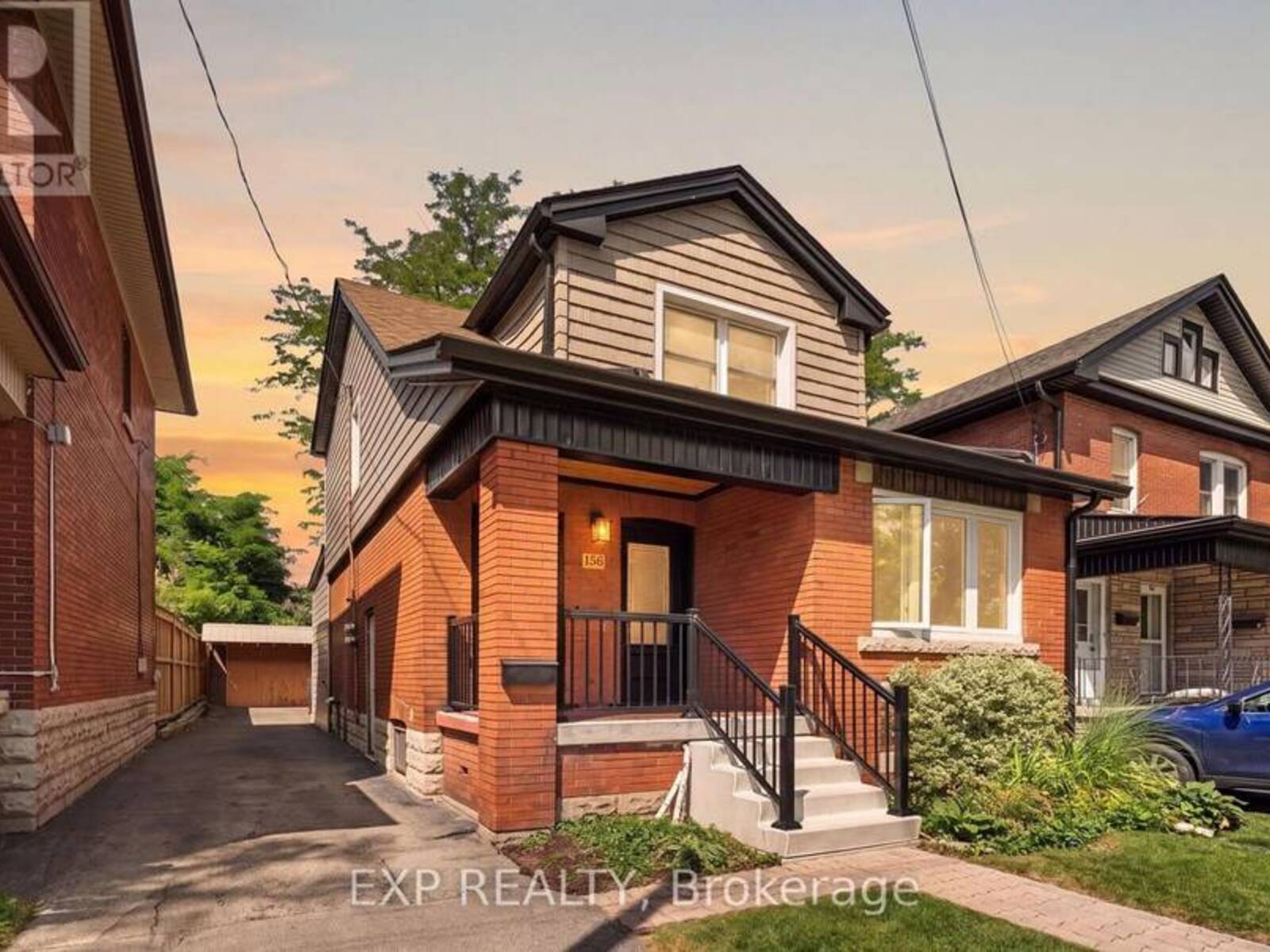 156 PARK ROW S, Hamilton, Ontario L8K 2J8