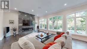 1286 CAMBRIDGE DRIVE | Oakville Ontario | Slide Image Six