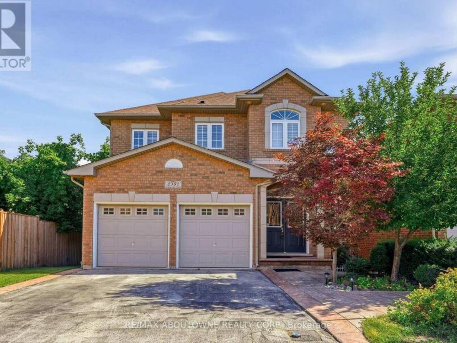 2381 GRAND OAK TRAIL, Oakville, Ontario L6M 4V4