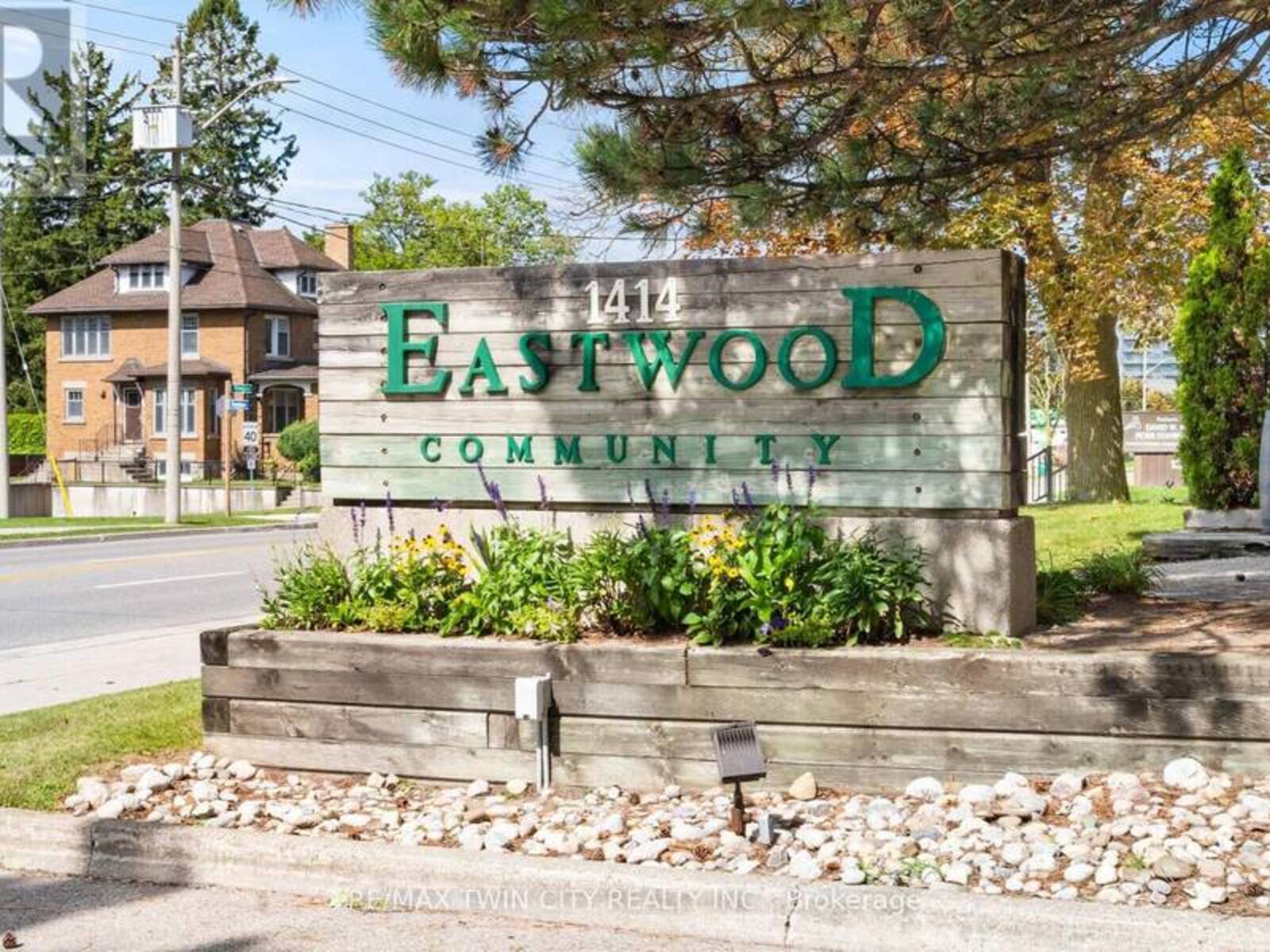 207 - 1414 KING STREET E, Kitchener, Ontario N2G 4T8