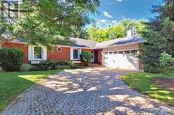 27 HAWTHORNE LANE | Aurora Ontario | Slide Image Two