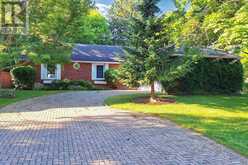 27 HAWTHORNE LANE | Aurora Ontario | Slide Image Six