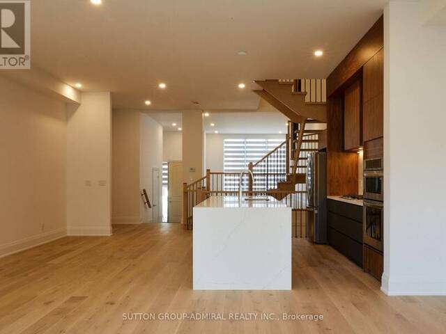 DIREZZE 18 COURT Richmond Hill Ontario, L4C 5T8 - 5 Bedrooms Home For Sale