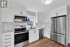6 WARD DRIVE | Barrie Ontario | Slide Image Nine