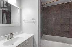 27 DAPHNE CRESCENT | Barrie Ontario | Slide Image Twelve