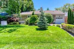 1602 LINCOLNSHIRE BOULEVARD | Mississauga Ontario | Slide Image Two