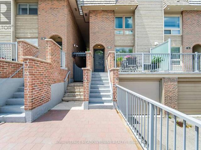 16 DUTCH MYRTLE WAY Toronto Ontario, M3B 3K8 - 3 Bedrooms Condo For Sale