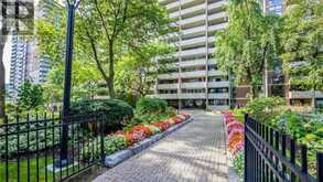 2216 - 40 HOMEWOOD AVENUE | Toronto Ontario | Slide Image One