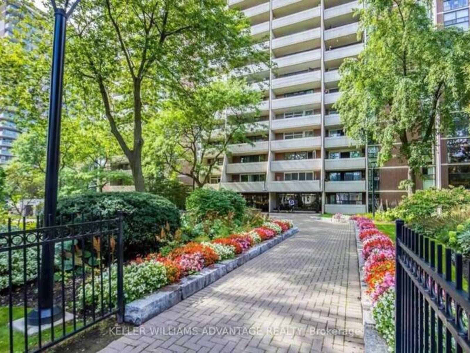 2216 - 40 HOMEWOOD AVENUE, Toronto, Ontario M4Y 2K2