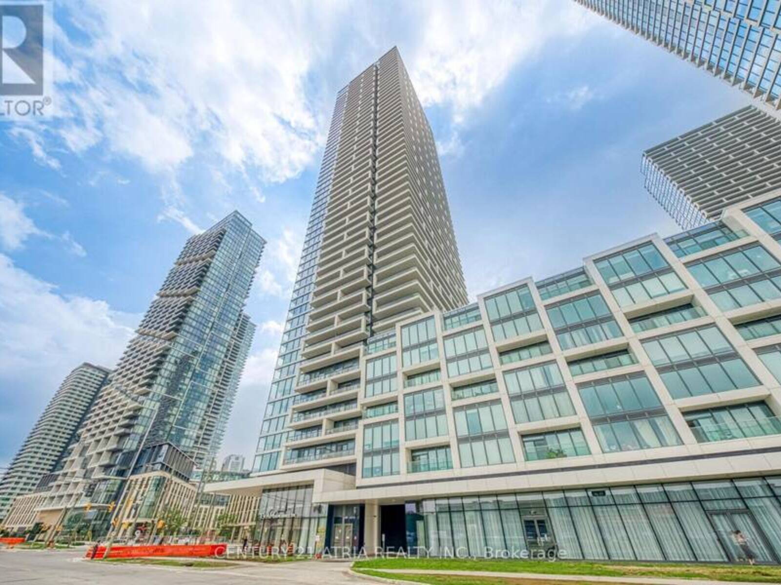 1811 - 950 PORTAGE PARKWAY, Vaughan, Ontario L4K 0J7