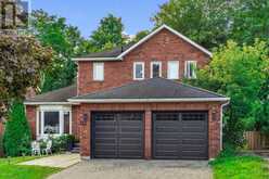133 HEATHWOOD HEIGHTS DRIVE | Aurora Ontario | Slide Image Two
