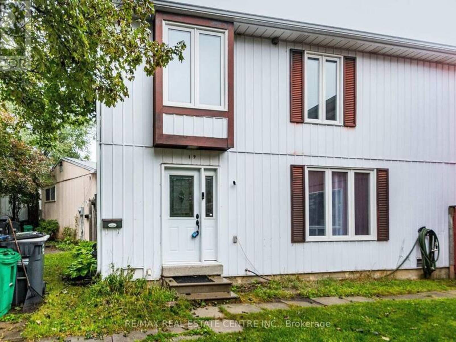 19 HUNTINGWOOD CRESCENT, Brampton, Ontario L6S 1S5